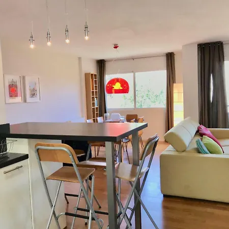 Warhol Apartment. Free Wifi 5g. Apartment